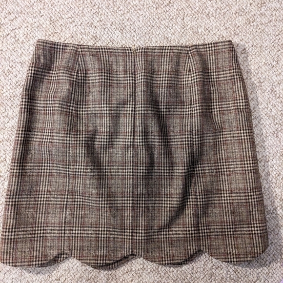SOUTHERN Proper size 10, scalloped bottom skirt - Picture 5 of 6